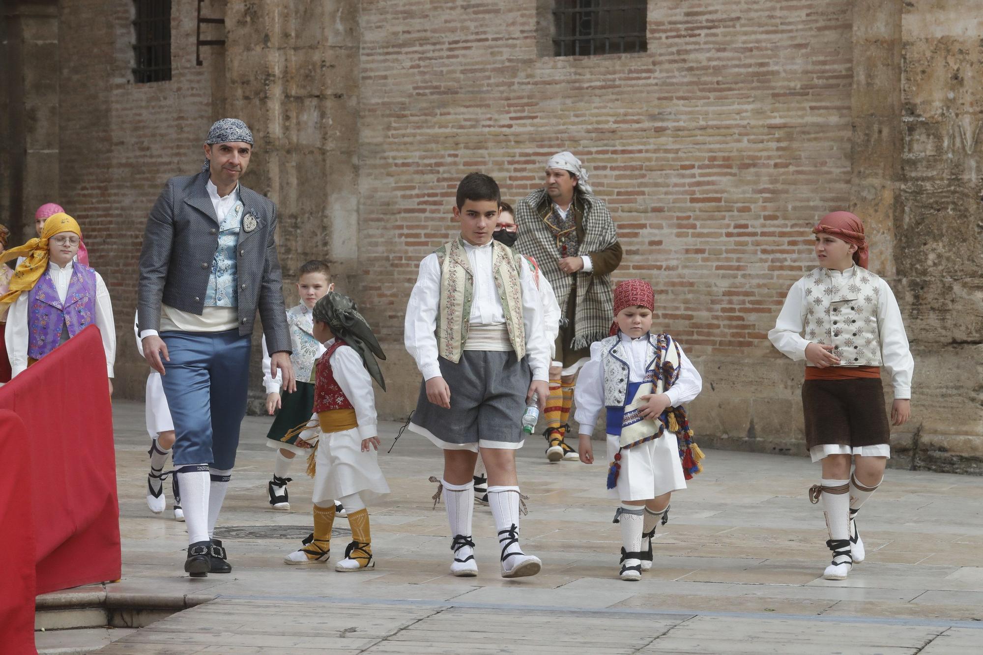 Búscate en el segundo día de ofrenda por la calle de la Paz (entre las 15:30 a las 17:00 horas)