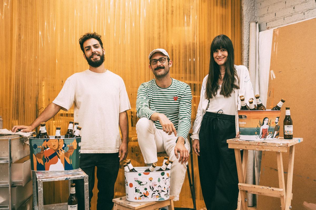 Los tres artistas que participan en la campaña.