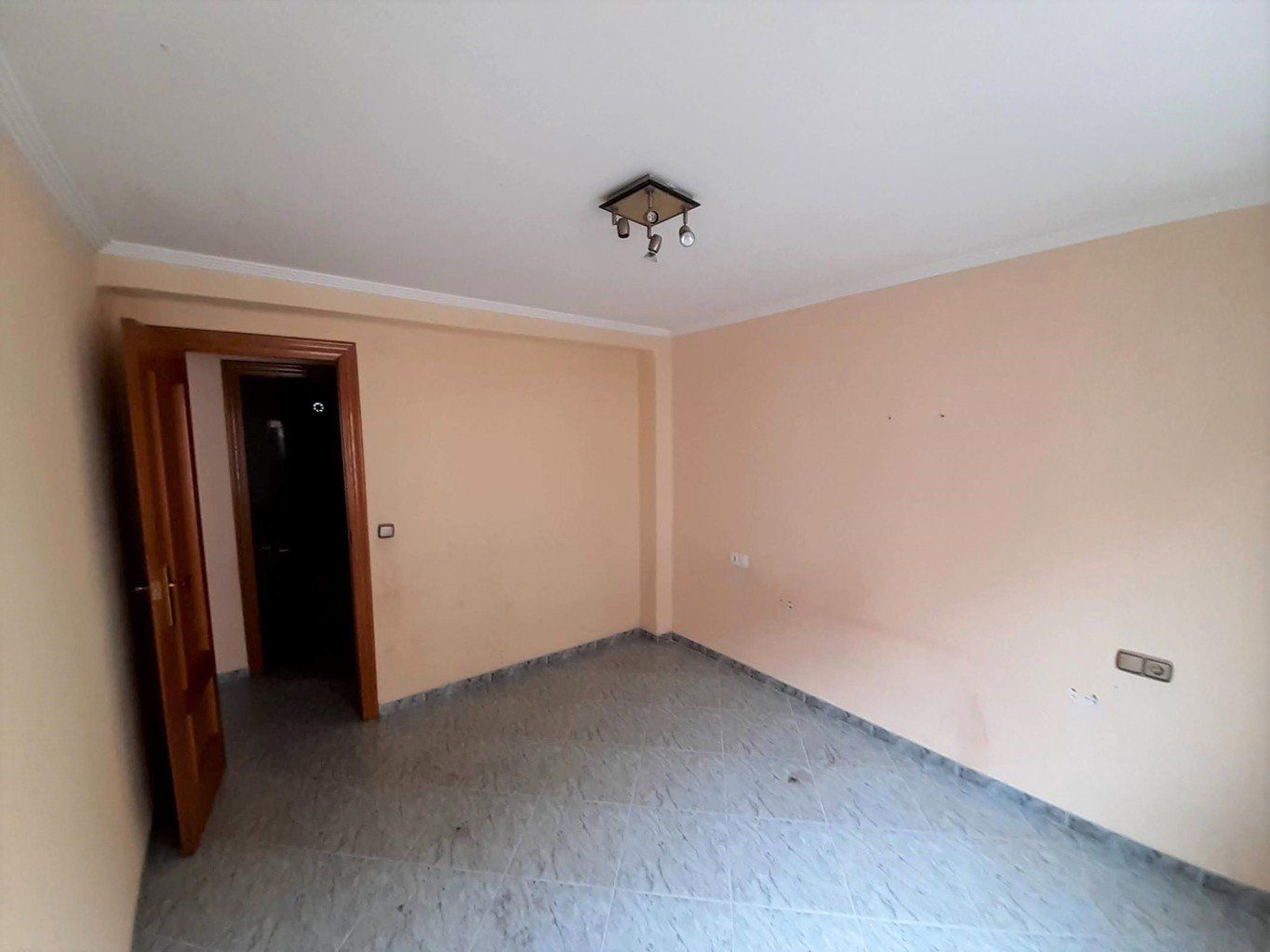 Piso a la venta en la calle Acacias por 75.900€