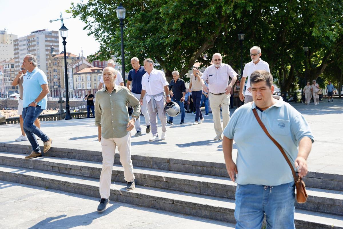 Gijón se emociona en el último adiós a Novoa