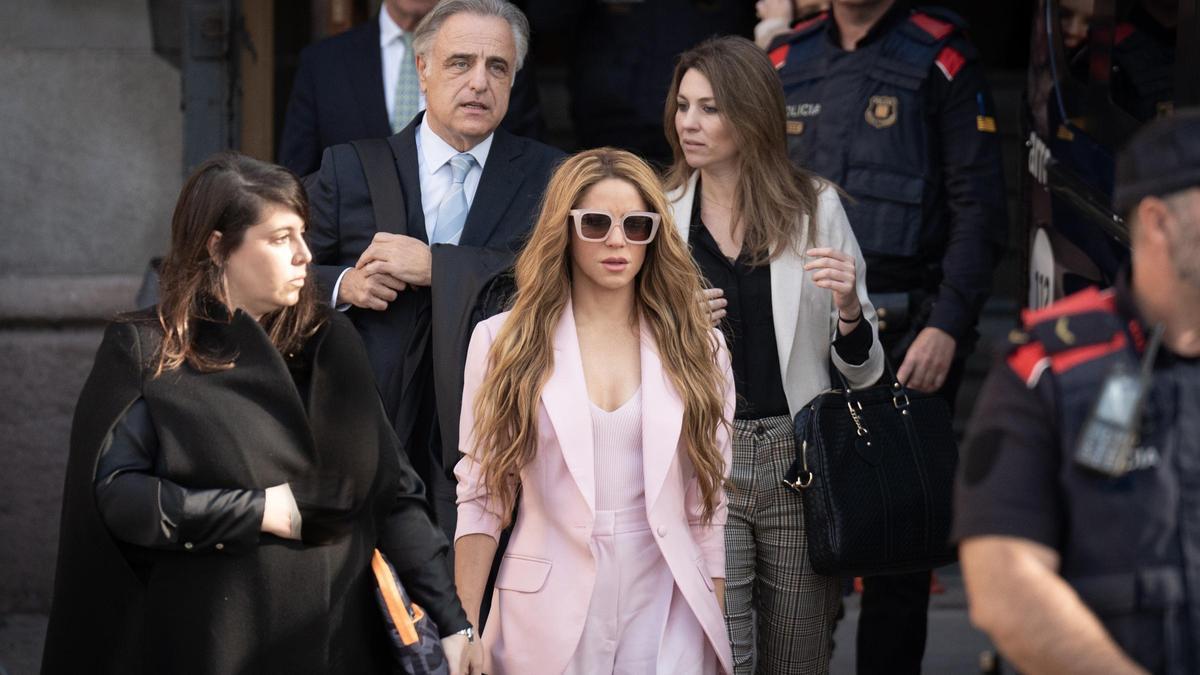 La cantante Shakira, a su salida del juicio en Barcelona por fraude fiscal.