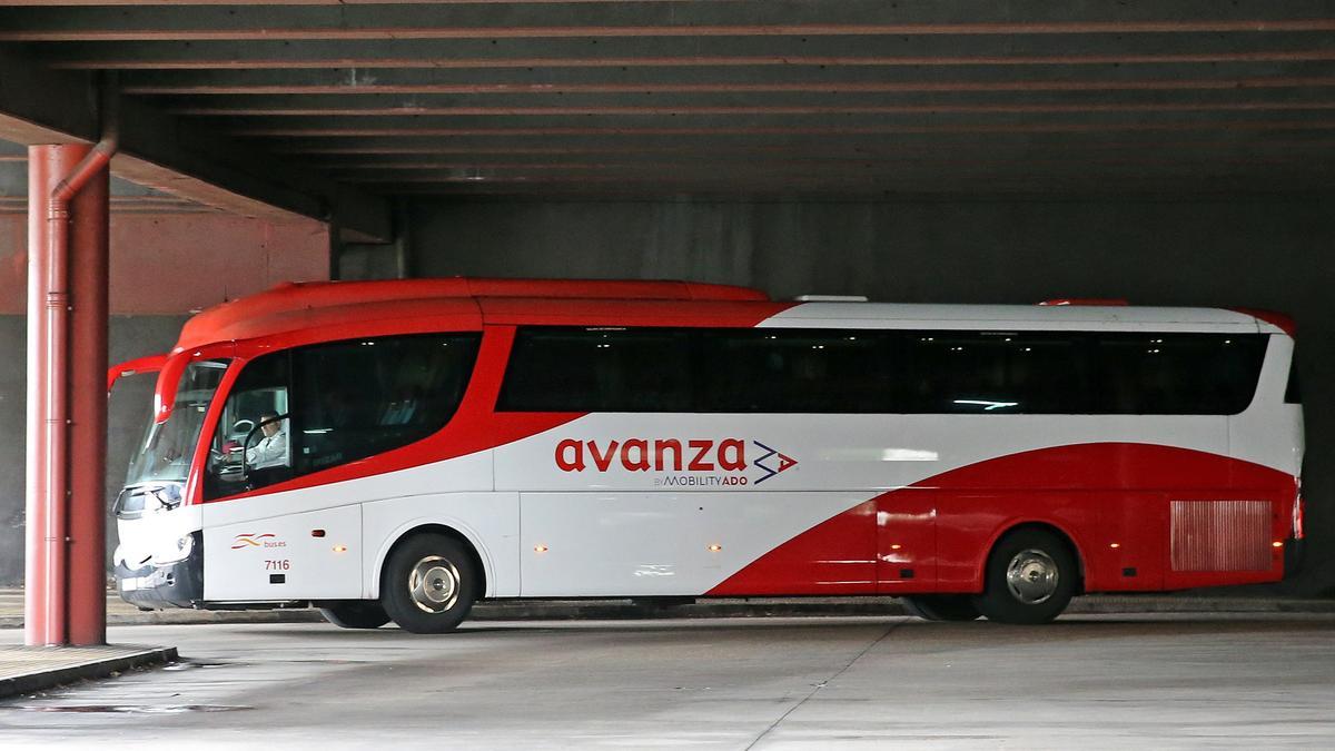 Imagen de archivo de un autocar  del Grupo Avanza en la estación de autobuses de Vigo.