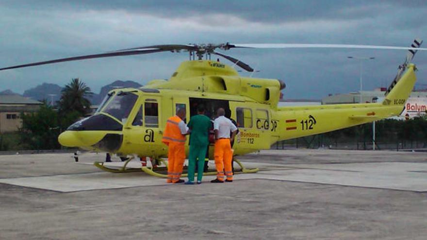 La menor fue trasladada en helicóptero desde el Hospital Comarcal hasta el General de Alicante.