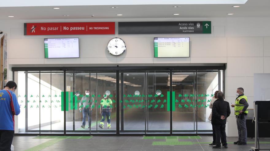Adif plantea ampliar la estación de AVE de Elche para dar cabida al tren de Cercanías