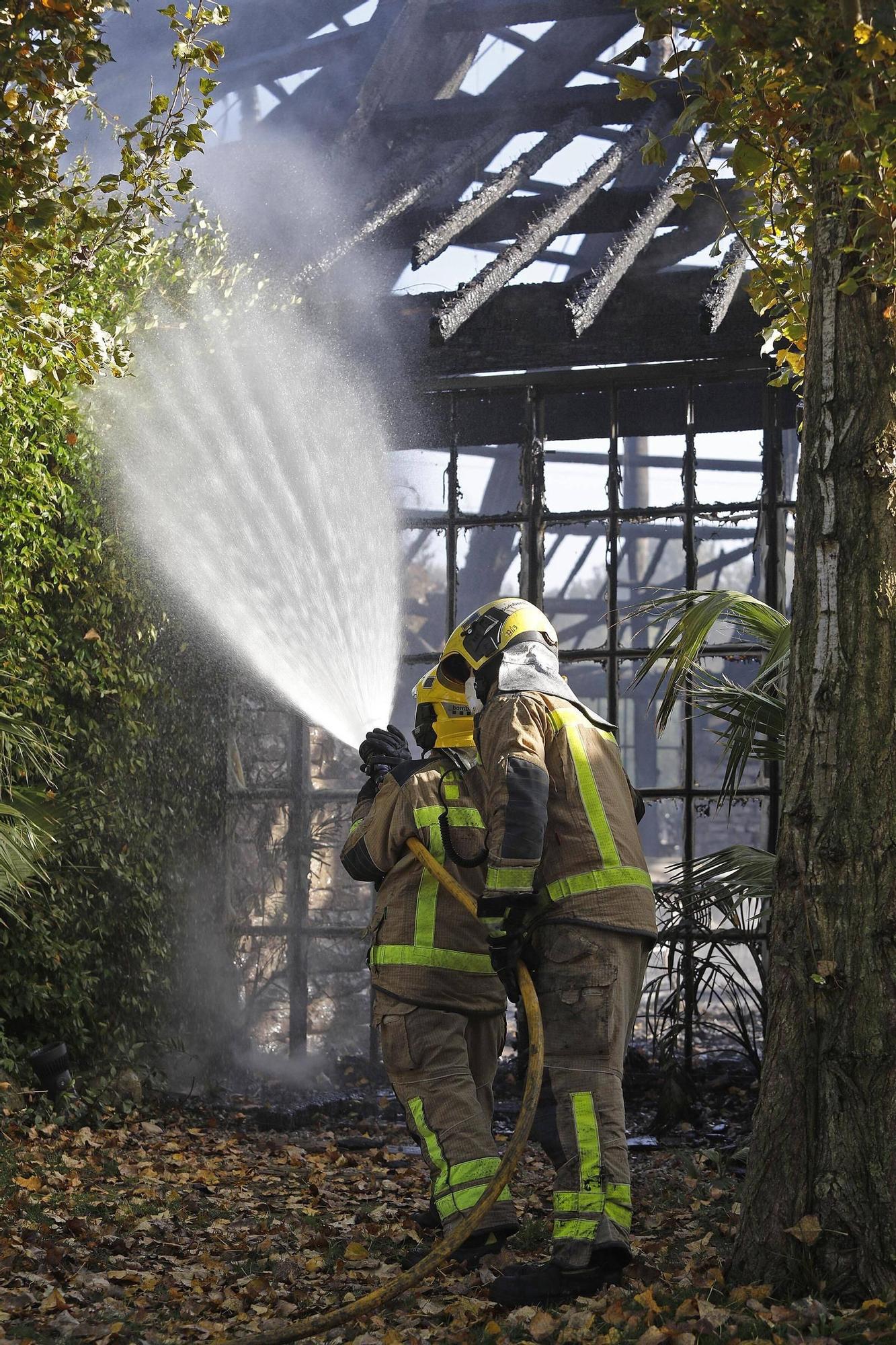 Les imatges de l'incendi al restaurant Mas Marroch dels Germans Roca a Vilablareix