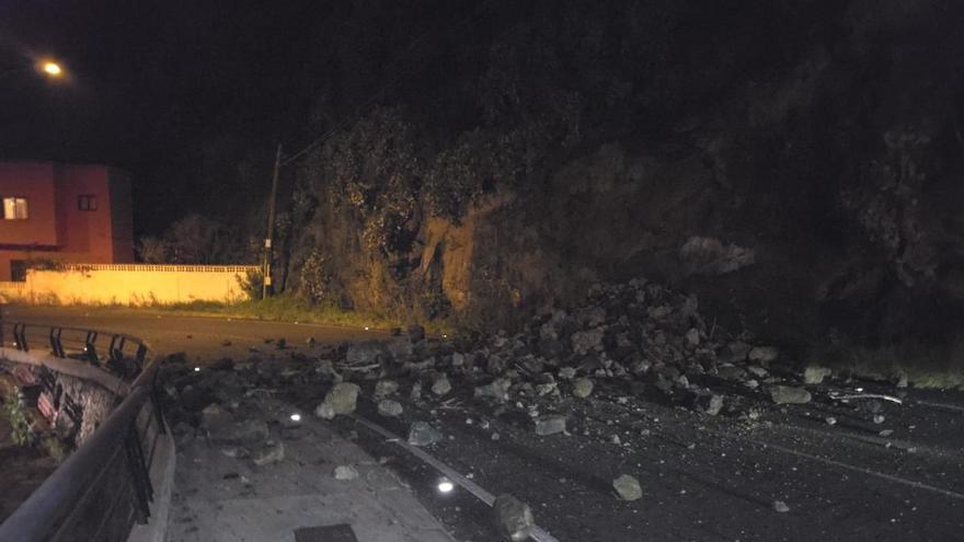 На Тенерифе через шторм обвалилася підпірна стіна: автошлях TF-42 перекрито