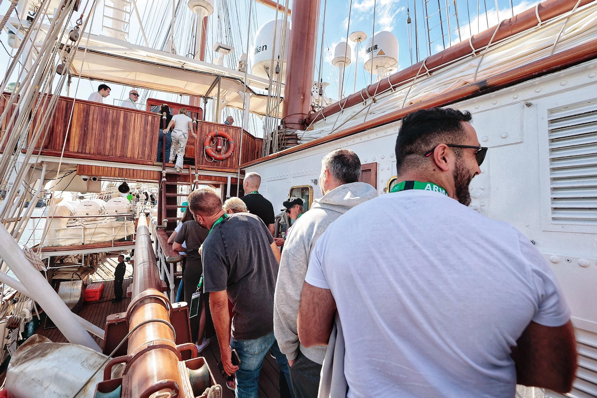 Queues outside the Juan Sebatián Elcano, the ship on which Princess Leonor was trained