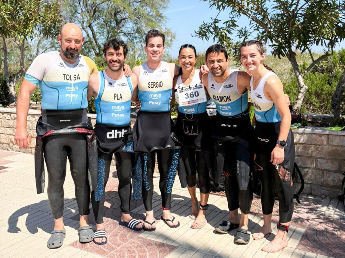Deportistas del Triatló Ontinyent en el Olímpic de Canet d'en Berenguer.