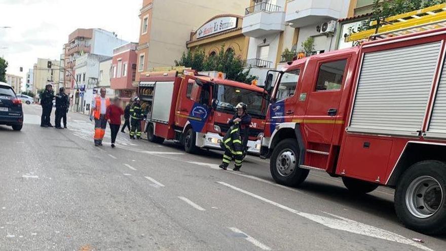 Tres heridos y una menor ilesa en el incendio de una vivienda en Almendralejo