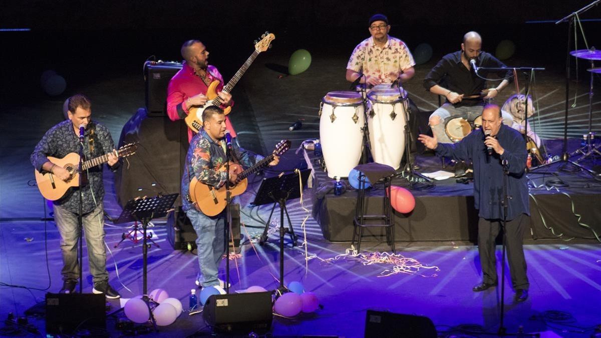 Actuación de Sabor de Gràcia, la noche del martes en el Teatre Grec, en la gala 'Rumberos, pugin a l'escenari!'.