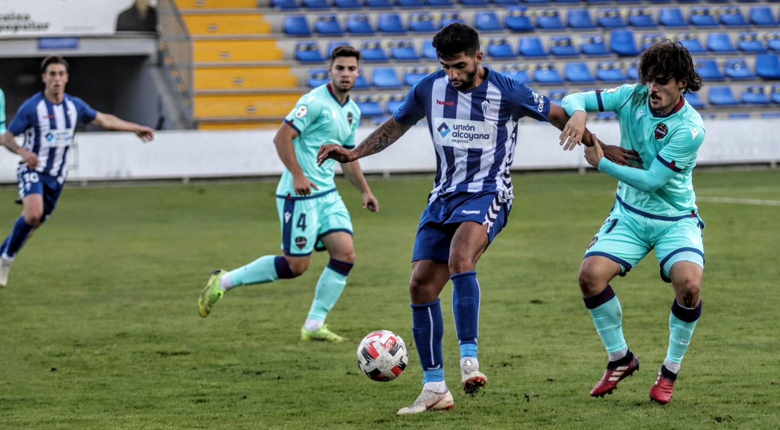 El Alcoyano se anota su primera victoria de la temporada (1-0)