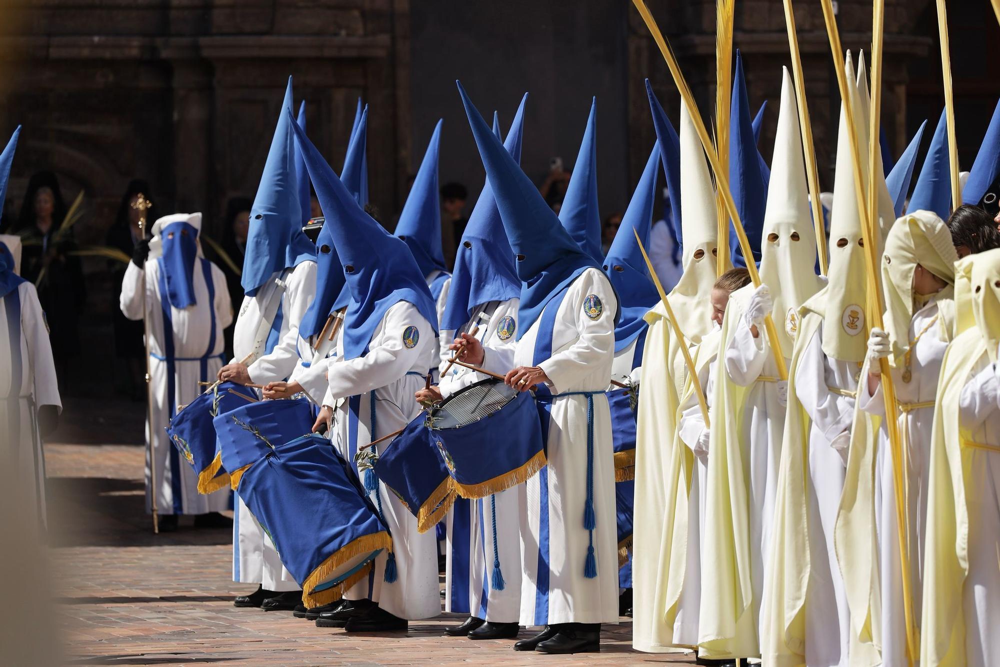En imágenes | Emoción y mucho público en la procesión de las palmas de Zaragoza