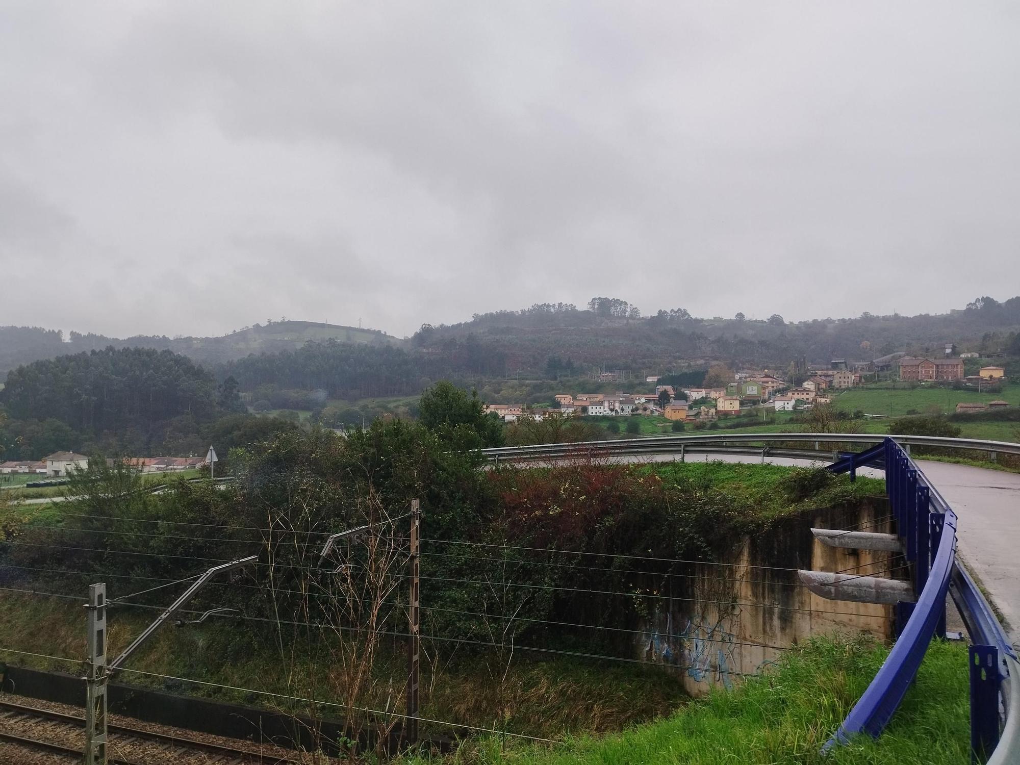 Villardeveyo, tierra ferroviaria y minera que esconde una celosía prerrománica