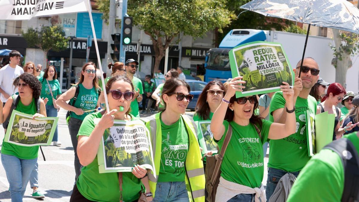 La lucha docente vuelve a las calles de Alicante en la segunda semana de huelga