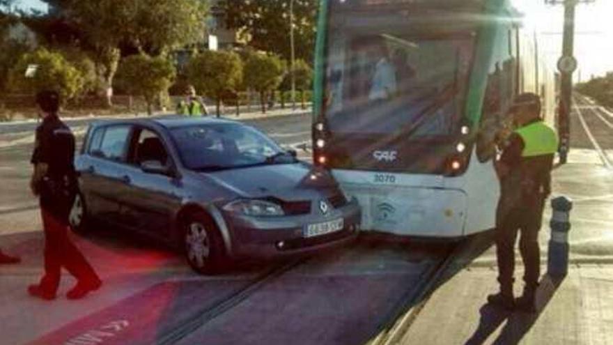 Imagen frontal del primer accidente en el trazado del Metro.