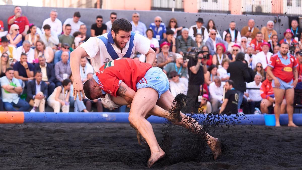 Luchada canaria histórica en Madrid