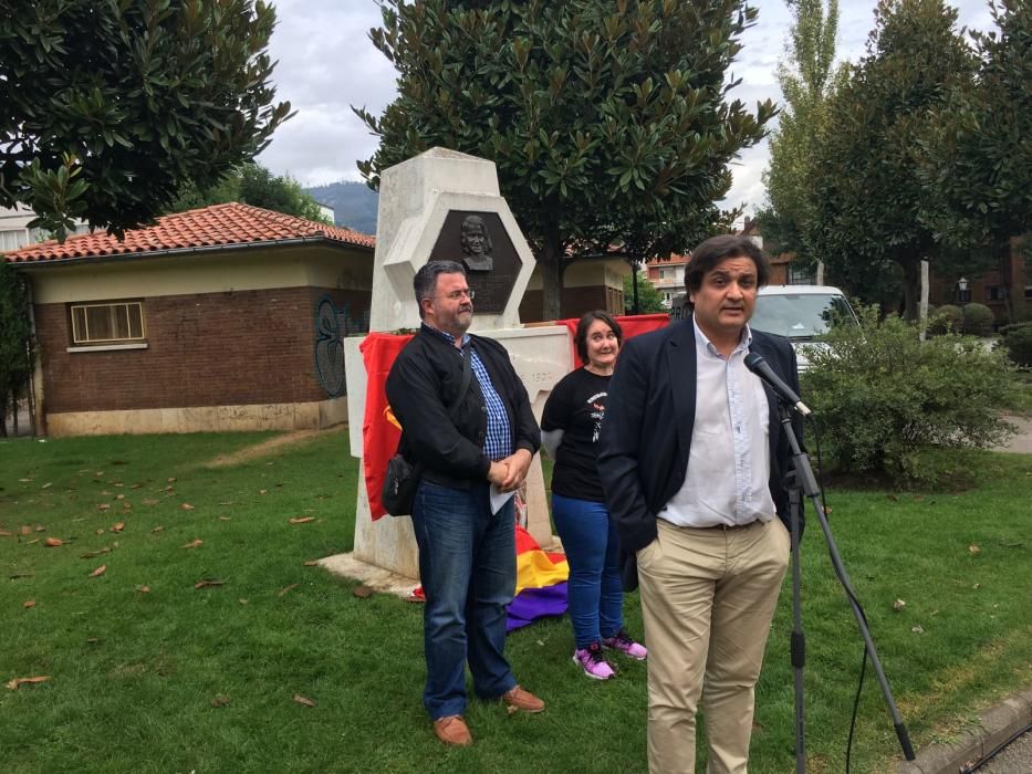 Homenaje a Aida Lafuente y los revolucionarios de Octubre en Oviedo