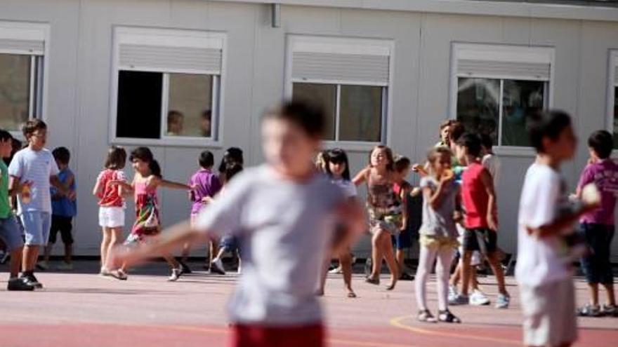 En el colegio Dr. Esquerdo llevan 40 años en barracones.