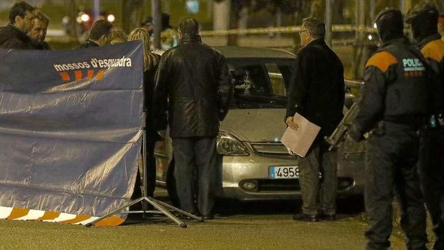 Un muerto y dos heridos en un tiroteo en una calle de Barcelona