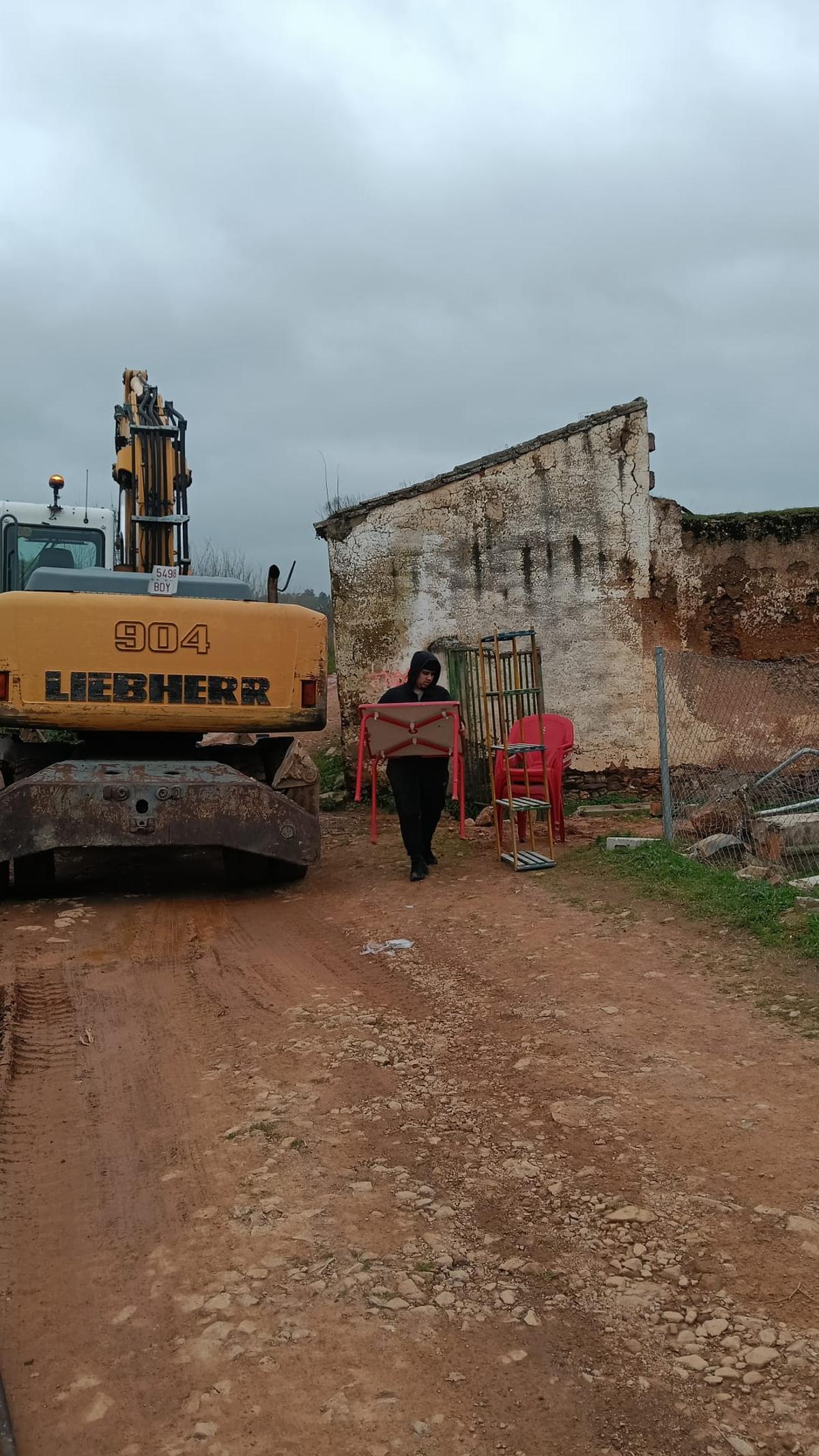 Galería | Comienzan los derribos en la calle Alto de Fuente Fría de Cáceres