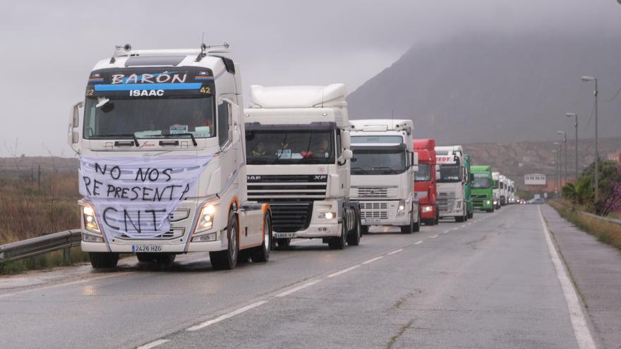 Los transportistas autónomos convocan huelga a nivel nacional y los de la provincia aplazan su decisión