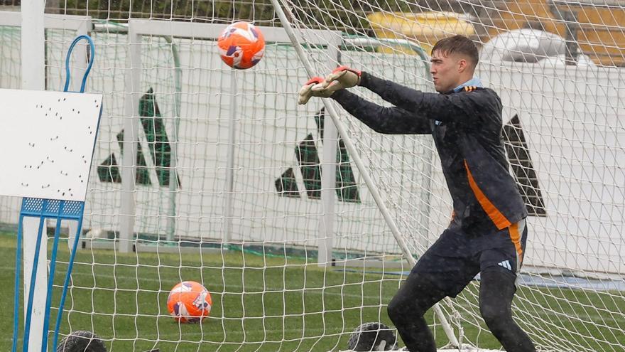 Fran González, portero del Real Madrid, este viernes en Valdebebas.