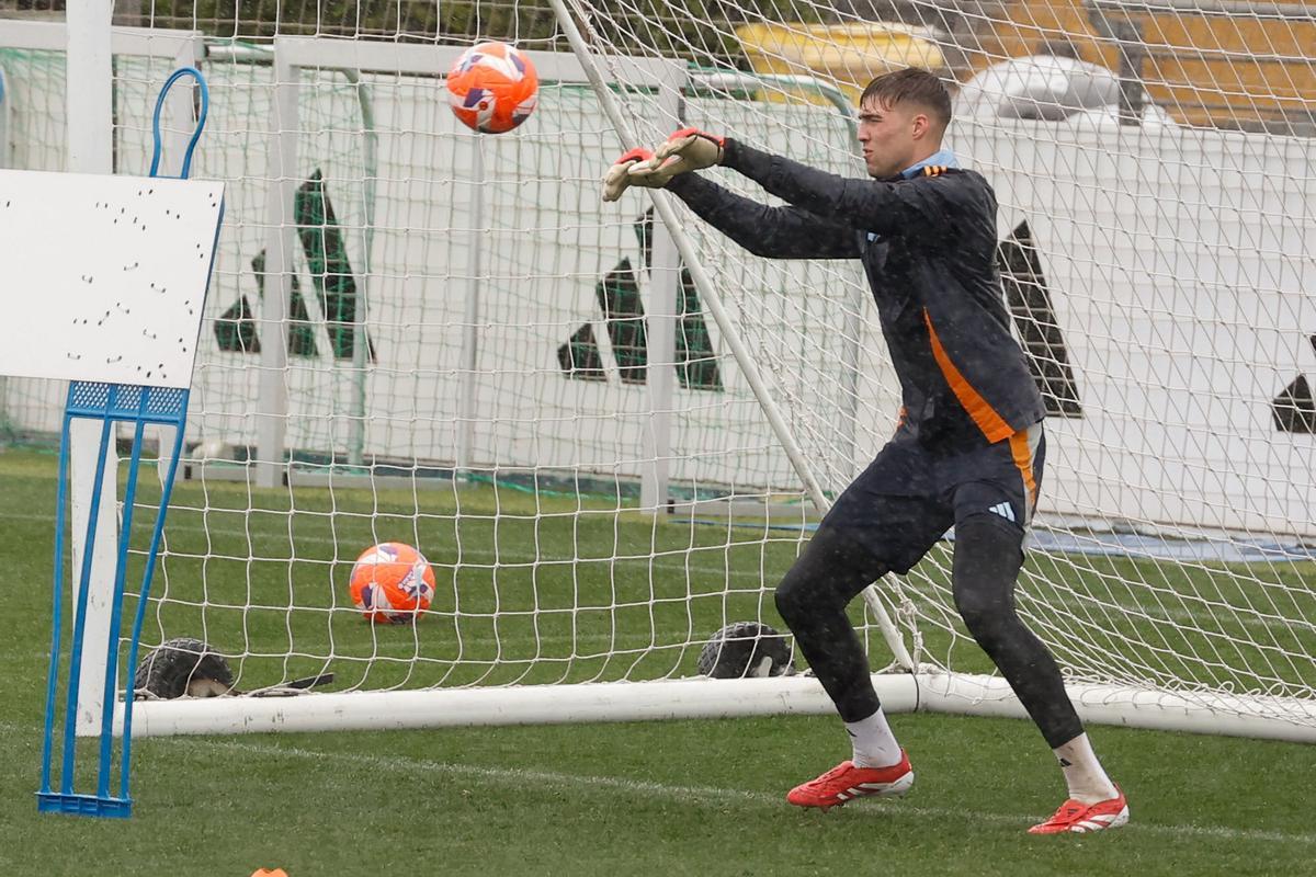 Fran González, portero del Real Madrid, este viernes en Valdebebas.