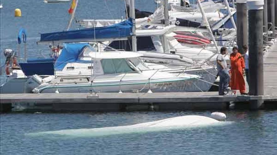 Rescatan al patrón de un barco de recreo tras sufrir una vía de agua frente a Baiona