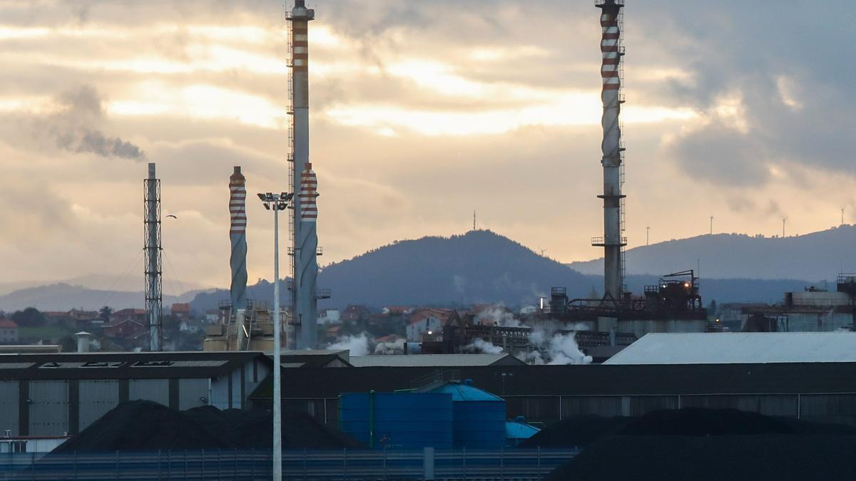 Instalaciones de Asturiana de Zinc (Azsa) en Castrillón.