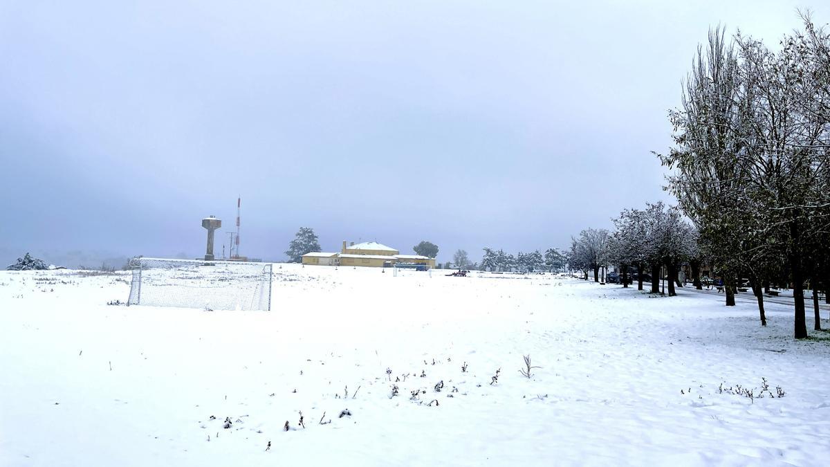 Archivo - Un campo de Medinaceli cubierto de nieve, a 23 de noviembre de 2021, en Medinaceli, Soria, Castilla y León (España).