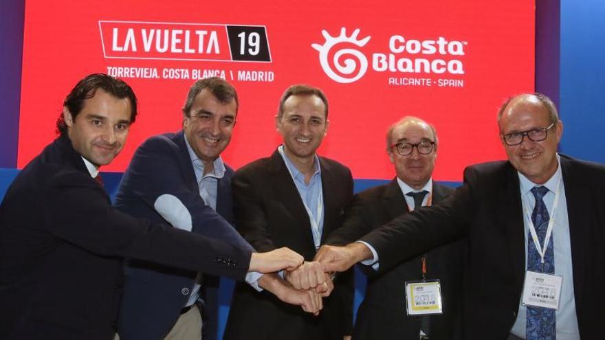 César Sánchez, Eduardo Dolón y Juan Guillén han anunciado esta mañana en Londres que la Vuelta se presentará en Alicante el 18 de diciembre