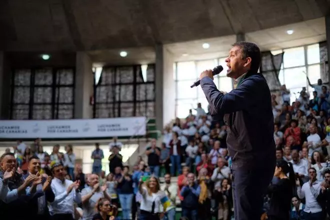 Clavijo asegura que el 26M está en juego "la dignidad" de Canarias