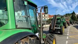 Protestas de los agricultores: decenas de tractores se concentran ante la Xunta