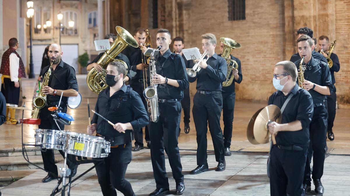 Búscate en el primer día de Ofrenda por las calles del Mar y Avellanas entre las 21:00 y 22:00 horas