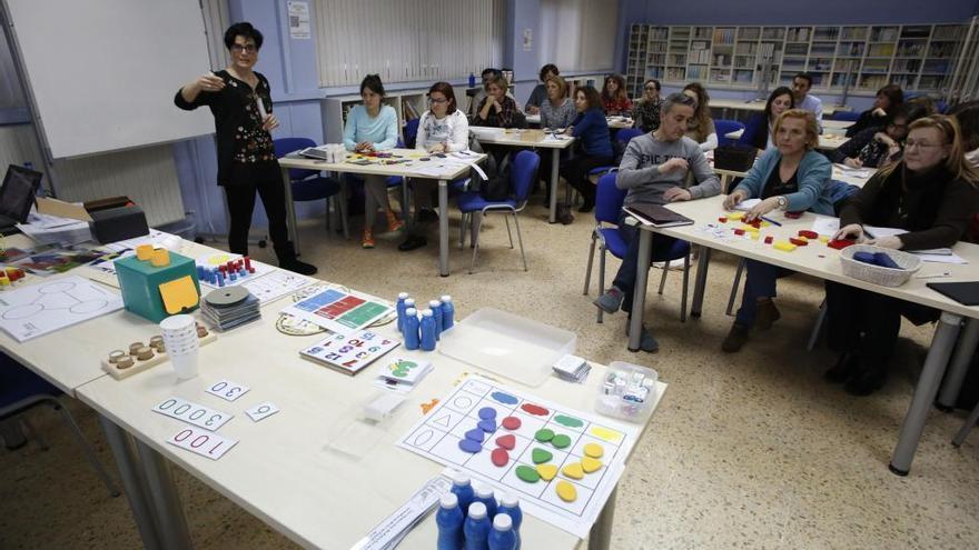 Charla de Cristina Martínez Peón sobre Matemáticas en el CPR de Avilés