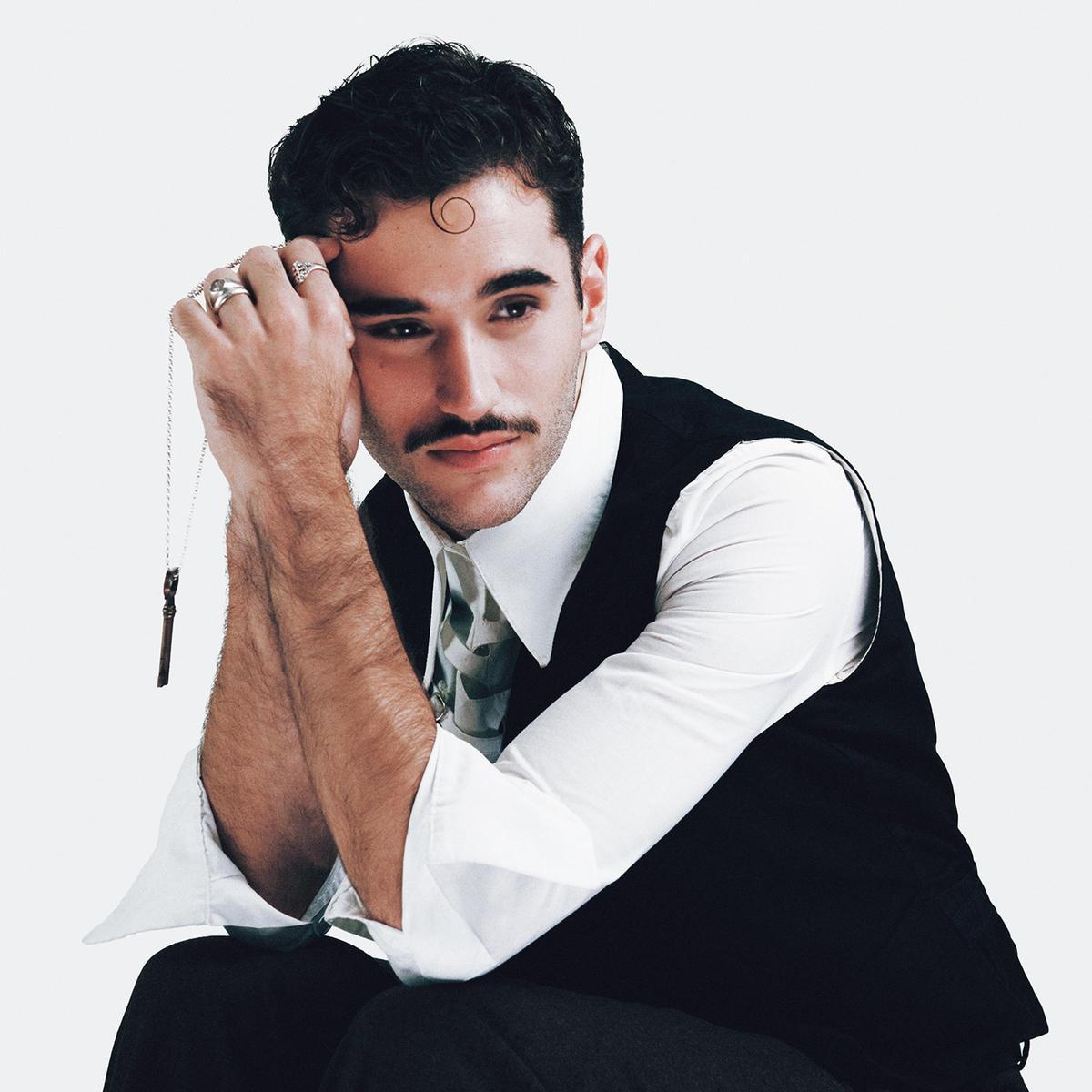 El mallorquín Carlos Fustel, de 'OT 2025', lanza su primer tema, 'La más honesta'.