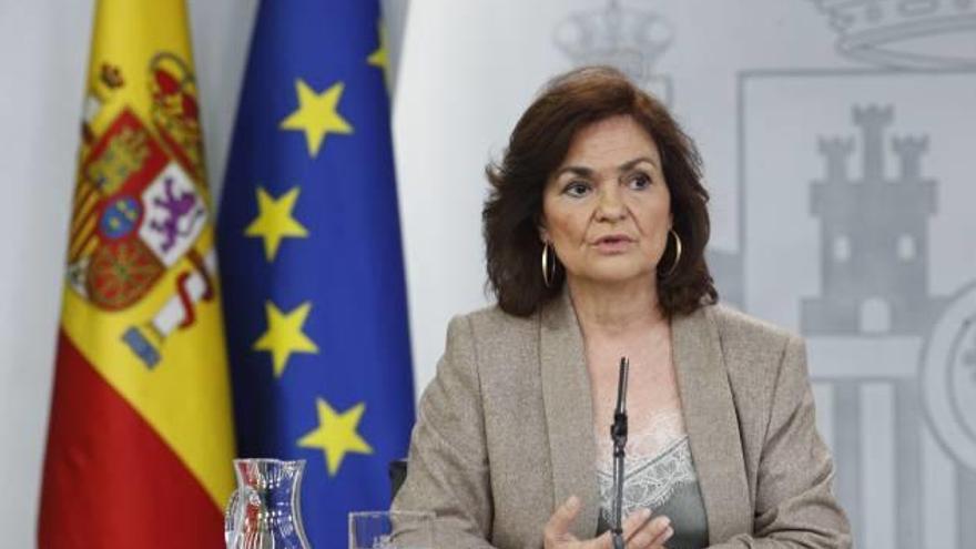 La vicepresidenta del Govern espanyol, Carmen Calvo, ahir, en roda de premsa a la Moncloa