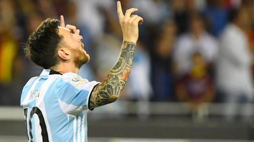 Messi abrillanta la Copa América con un triplete