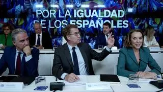 Génova espera una crisis en el PSOE tras la reflexión de Sánchez y el debate de su sucesión