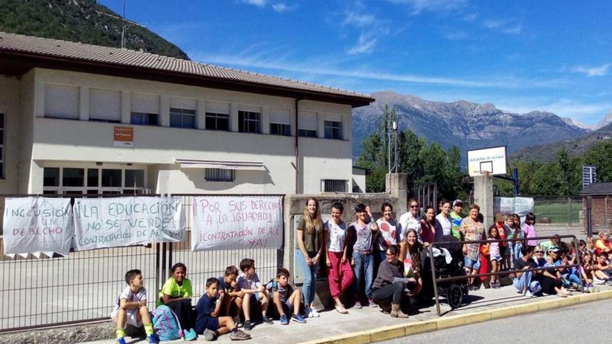 Huesca vuelve a protestar por la falta de auxiliares de Educación Especial