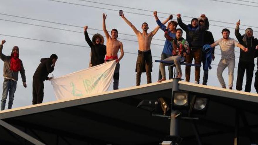 La campaña estatal por el Cierre de los CIE exige al Gobierno liberar a los internos de los centros