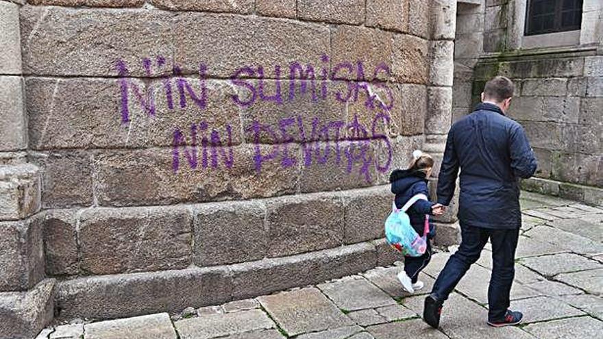 La pintada en la Colegiata.