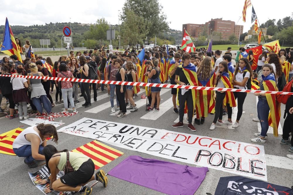 Manifestació d''estudiants de secundària a Girona