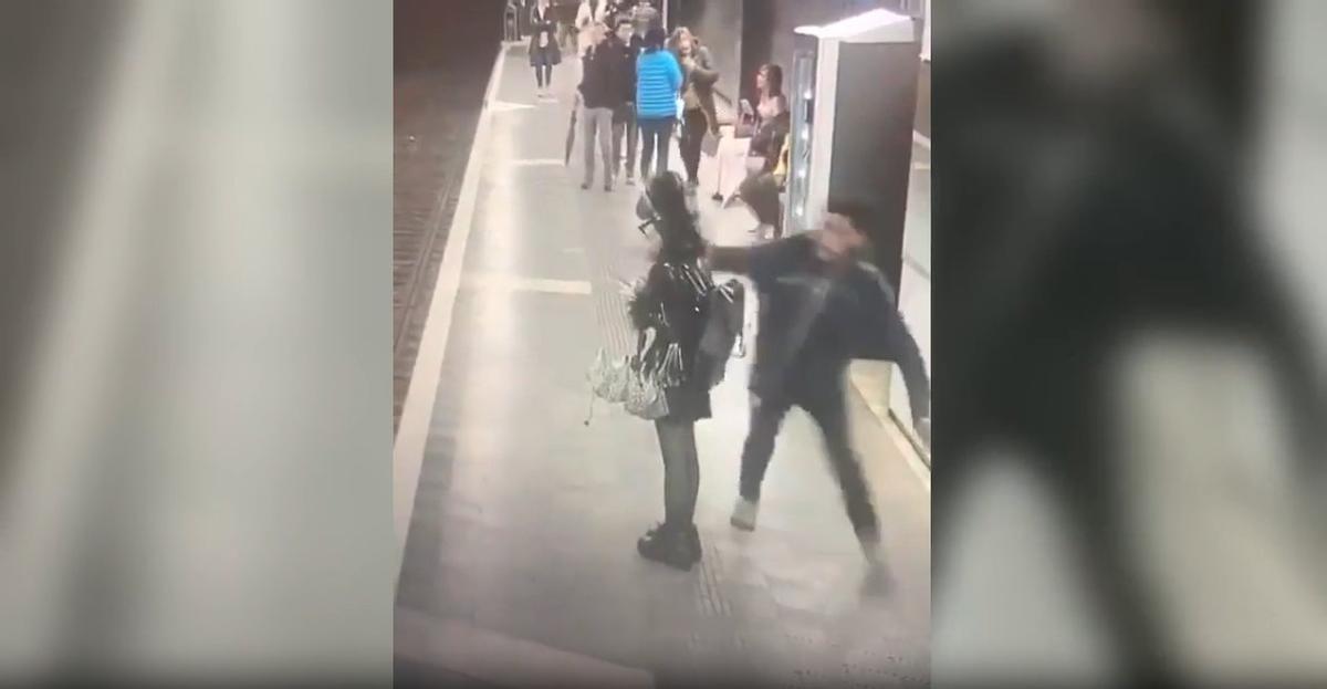 Los Mossos investigan la agresión de un hombre a seis mujeres en el metro de Barcelona