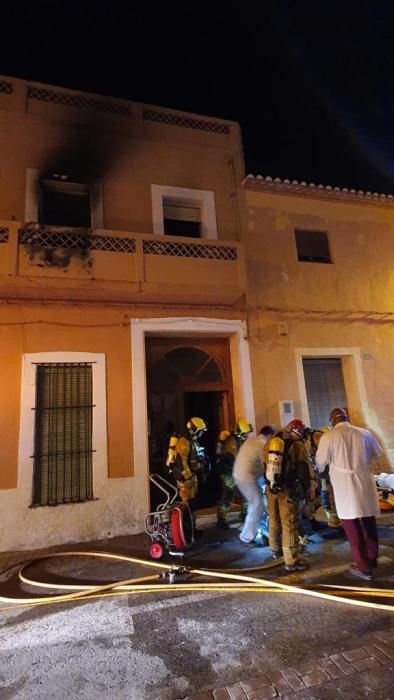 Dos atendidos por inhalación de humo en un incendio en Gata de Gorgos.