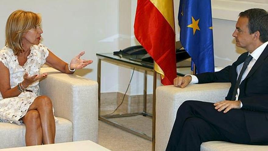 Rodríguez Zapatero y Rosa Díez, durante su encuentro en La Moncloa.