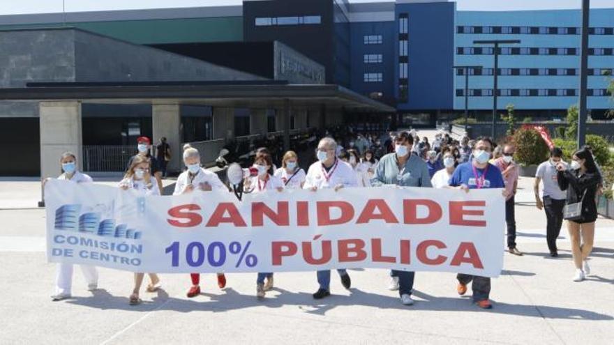 El personal del Cunqueiro retoma las protestas ante el hospital de Vigo