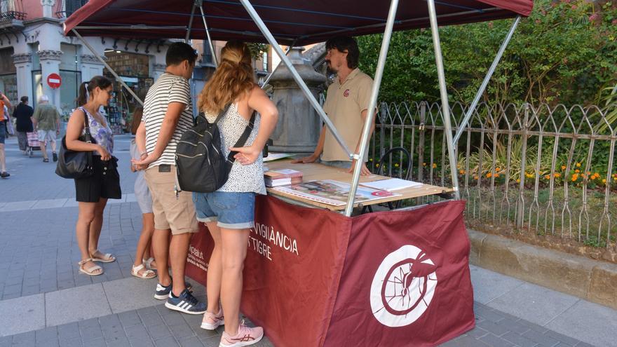 Olot instal·la un punt informatiu de prevenció del mosquit tigre