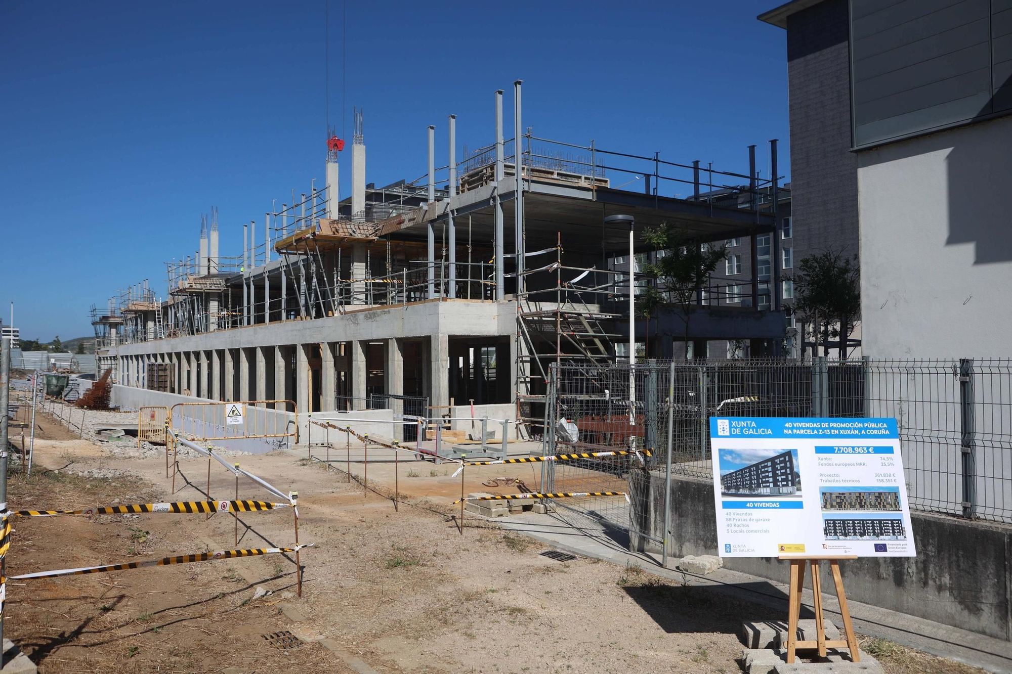 La conselleira de Vivenda visita las obras de construcción en Xuxán de 40 viviendas de promoción pública