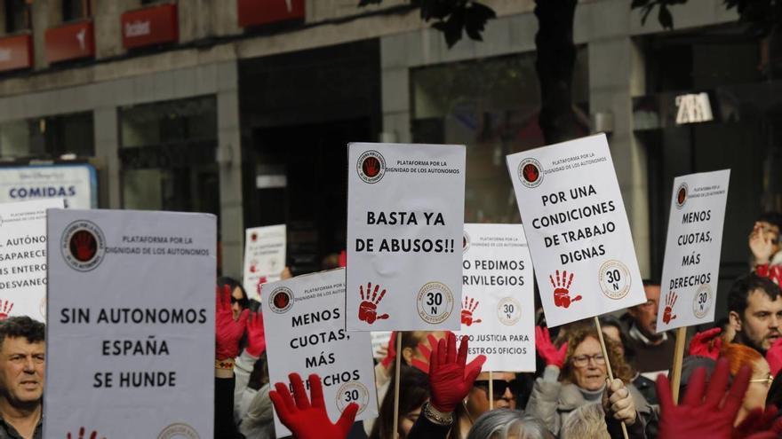 Los autónomos tienen que esperar hasta medio año para montar su negocio: "Sufrimos un infierno burocrático"